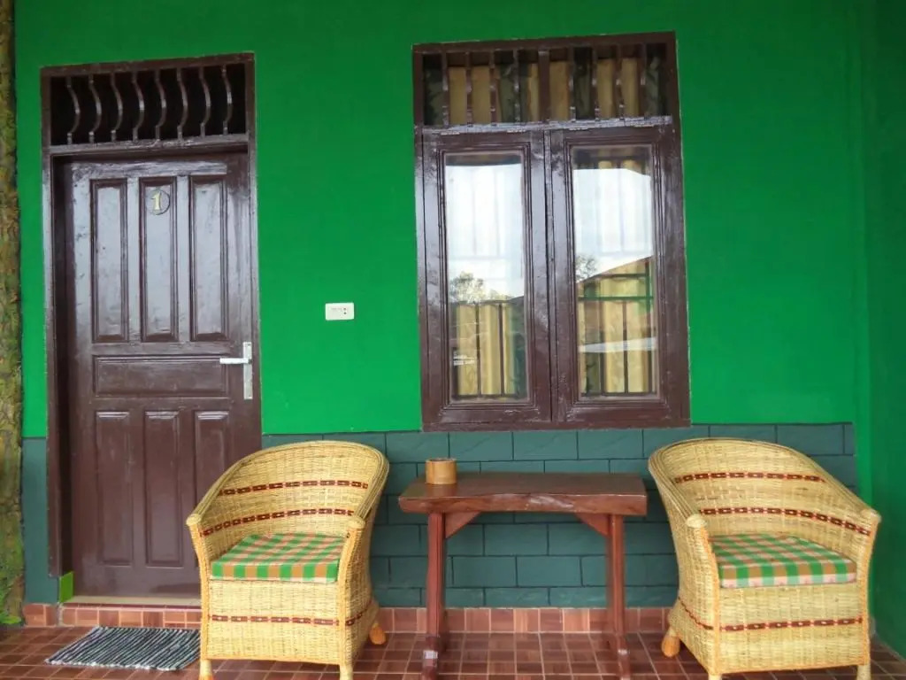 Ida Guest House & JUNGLE TREKKING