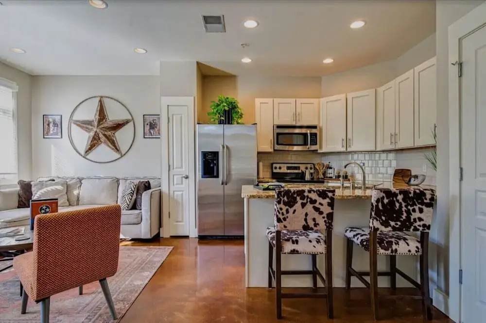 Star Studded - Near Music Row- Private Balcony