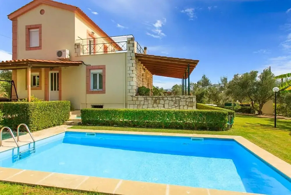 Villa Giannis Large Private Pool Walk to Beach A C Wifi Car Not Required Eco-friendly - 2088