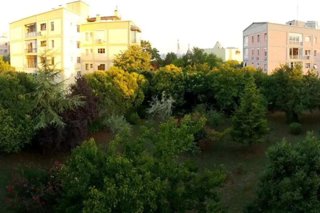 Luxury Flat 260sqm. Shopping/living 3 rooms 2 bath