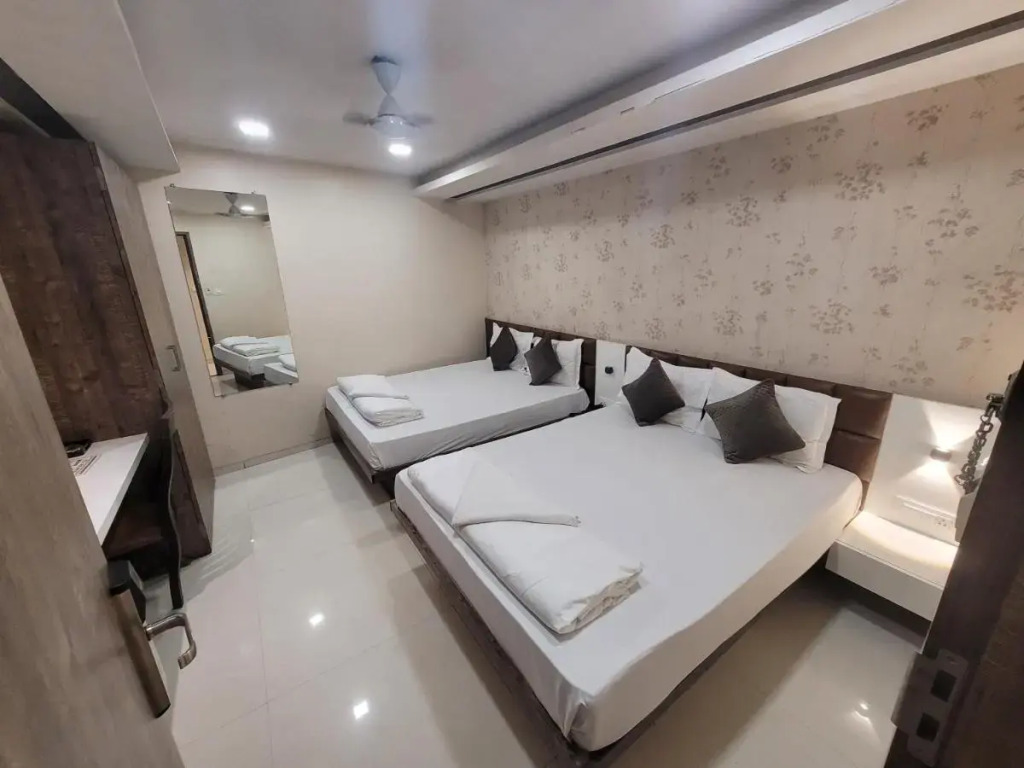 Hotel Heritage - Near Trade Center, Visa Consulate BKC