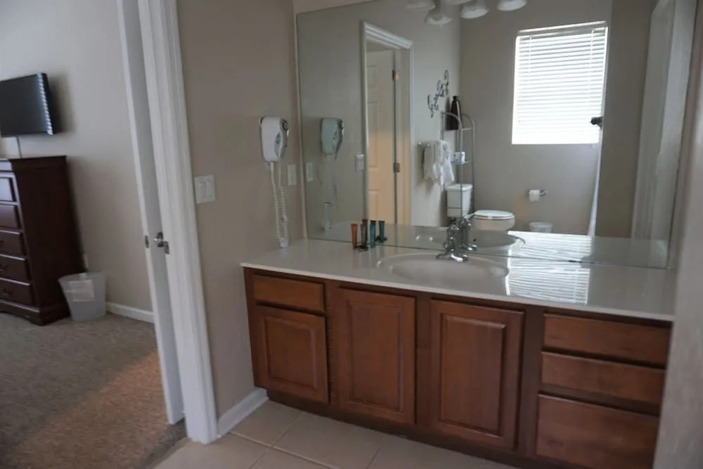Universal Studio's Area Apt by CozyKey