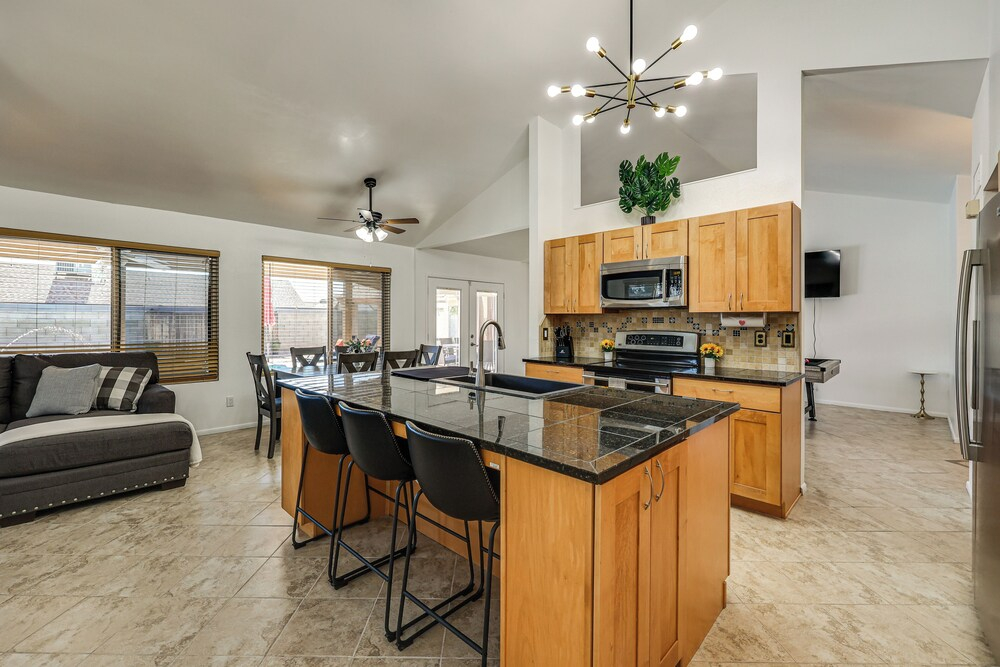 Glendale Entertainment Hub! Family Home w/ Pool
