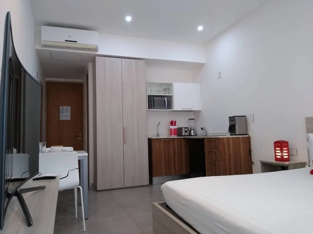 Studio close to 5th Av, with Amazing Roof Pool View, Gym, Spa and more