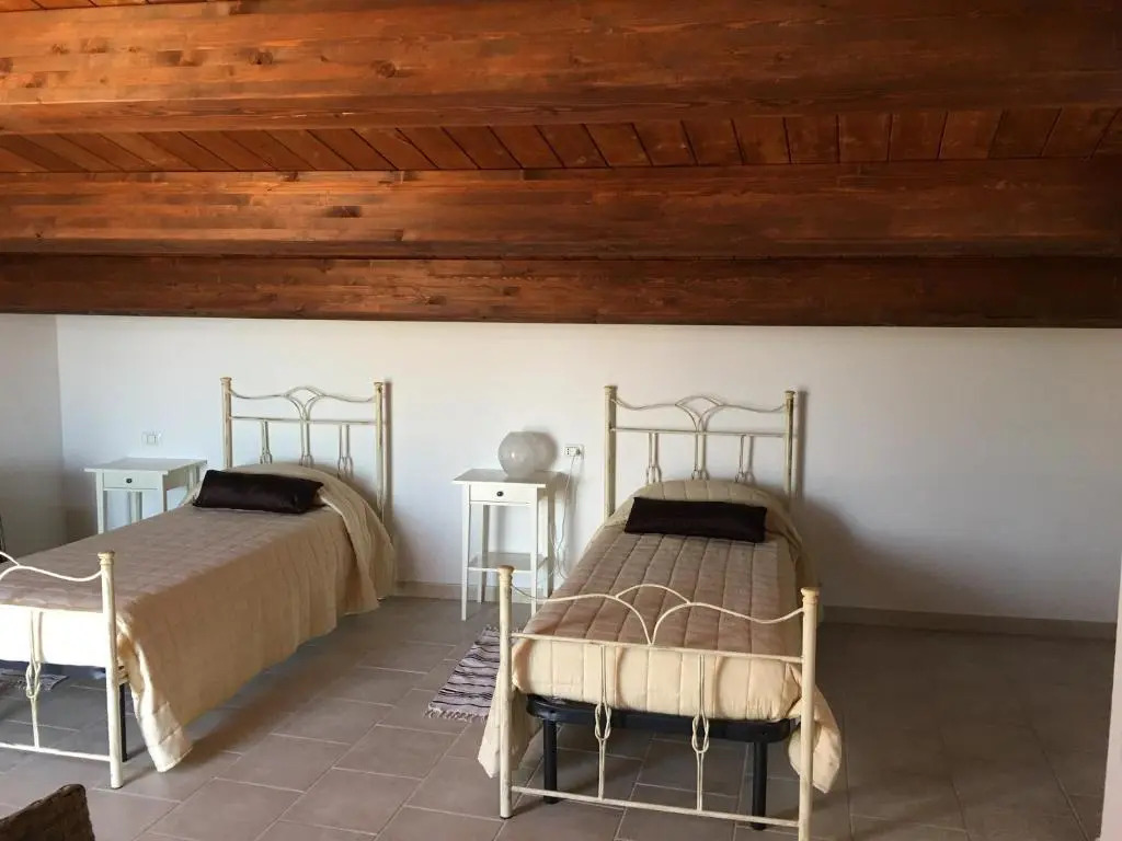 Luxury 4-bed Hillside Retreat in Roccacasale