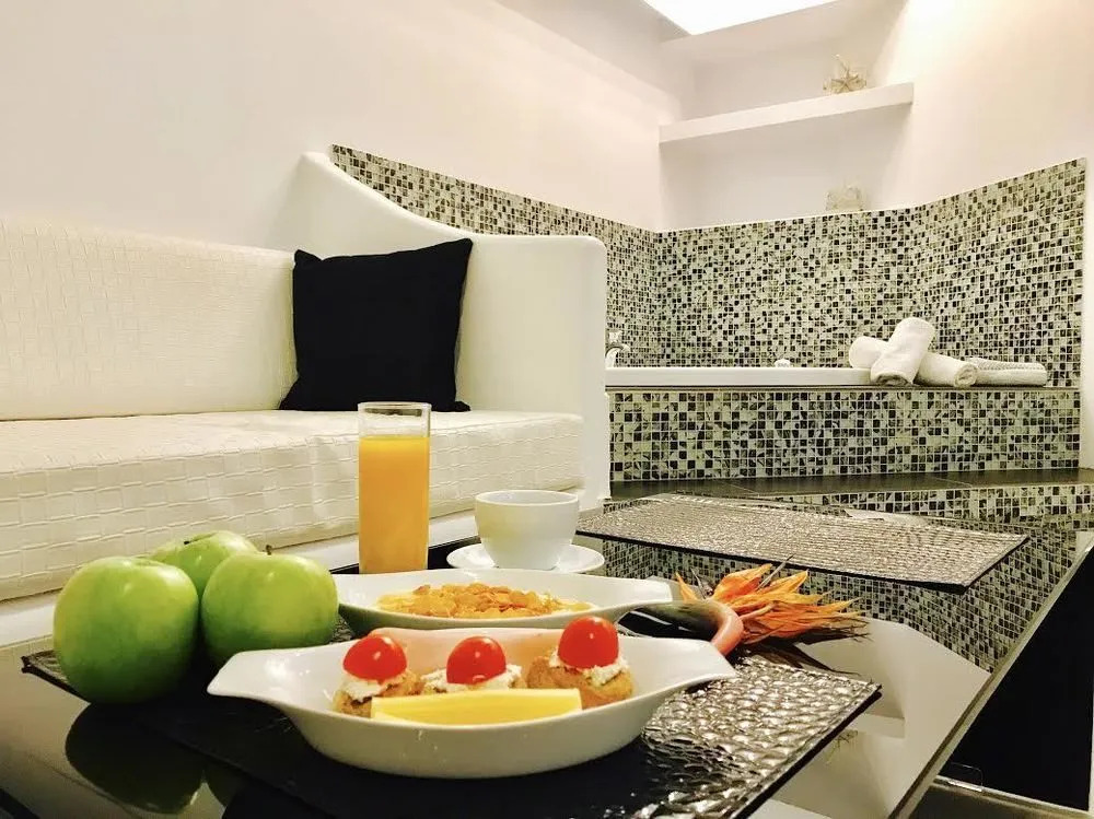 Queen Elegant Suites