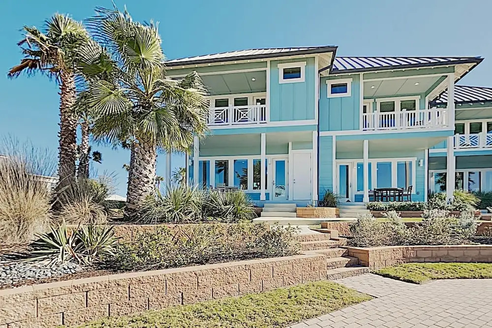 Bayfront 3br W/ Patio & Pool 3 Bedroom Condo