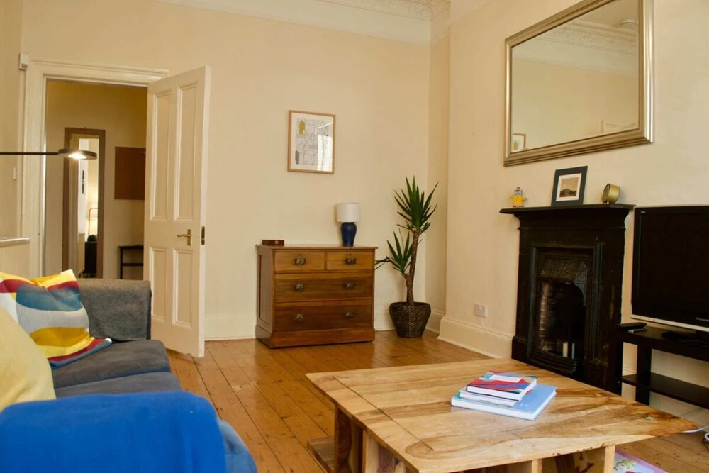 Beautiful 3 Bedroom Edinburgh Home