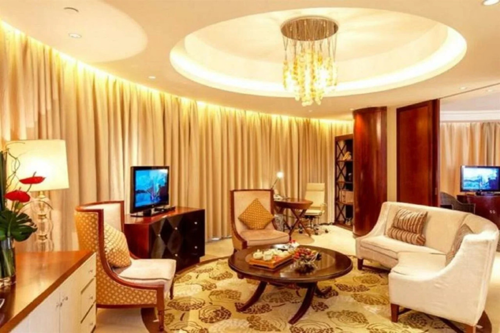 Golden Shining New Century Grand Hotel Beihai