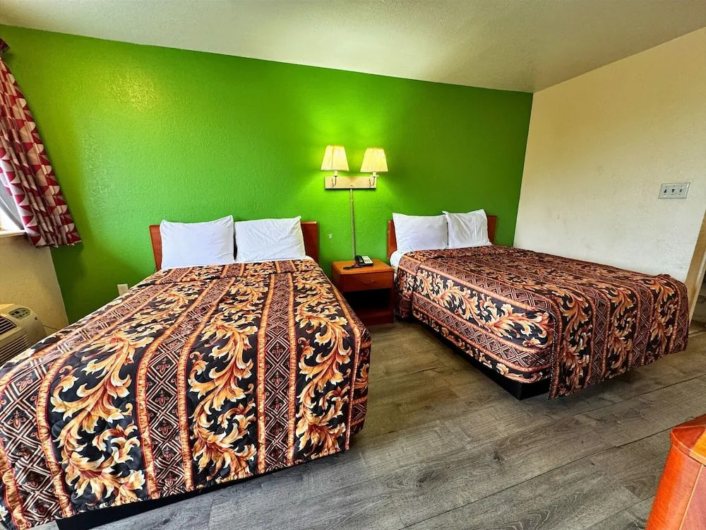 Cloverleaf Motel Richmond Near Turnpike