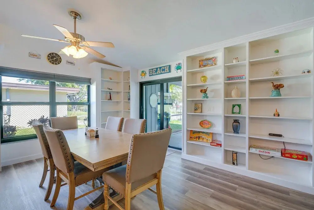 Canal-front Gem w/ Hot Tub, Foosball in Cape Coral