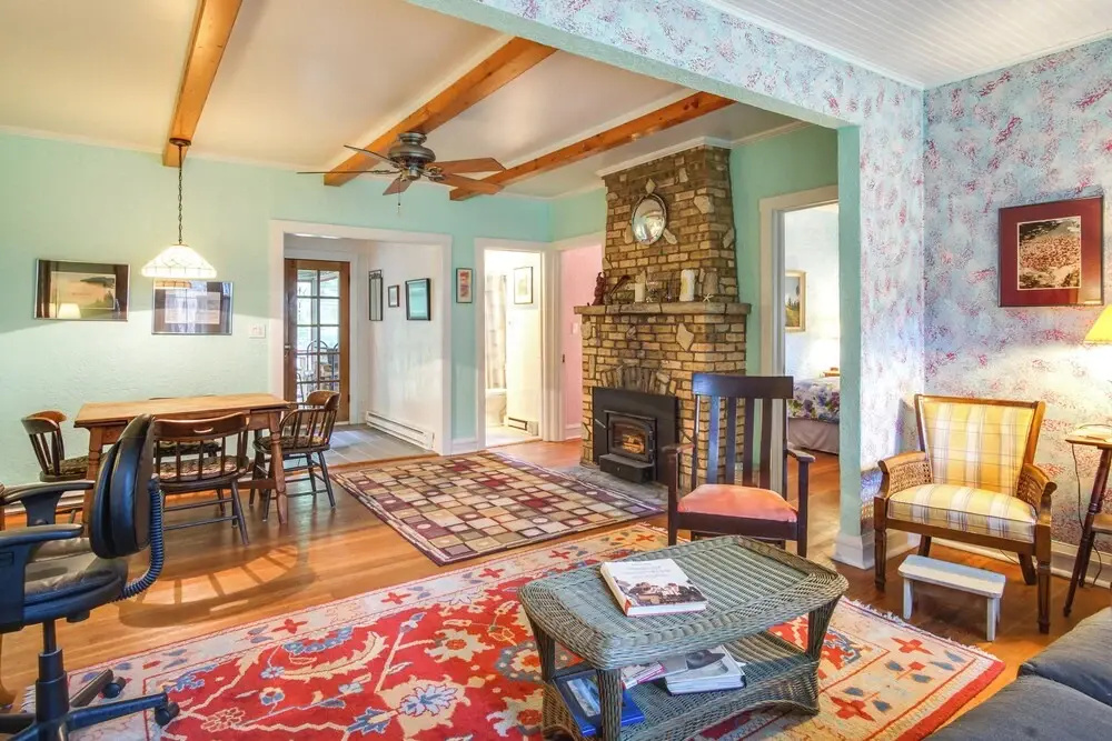 Harbert Cottage w/ Fire Pit: Half Mile to Beach!