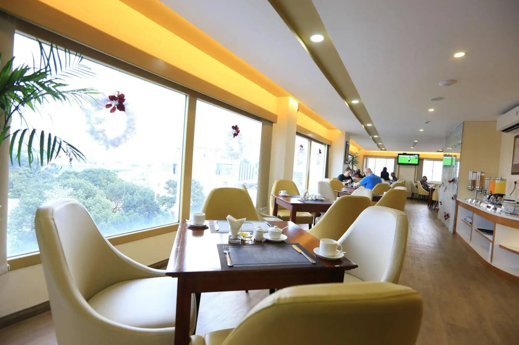 Nicecy Hotel - Bui Thi Xuan Street