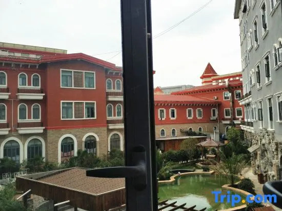 Home Inn Huayi Hotel