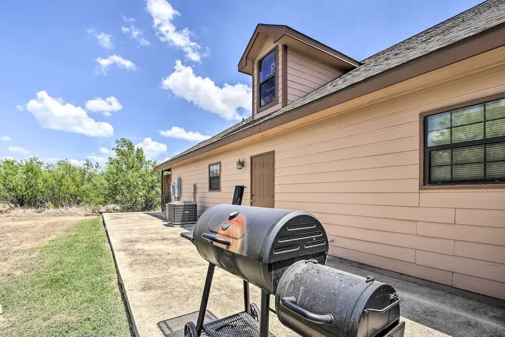 Luxury San Antonio Retreat: 110-acre Private Ranch