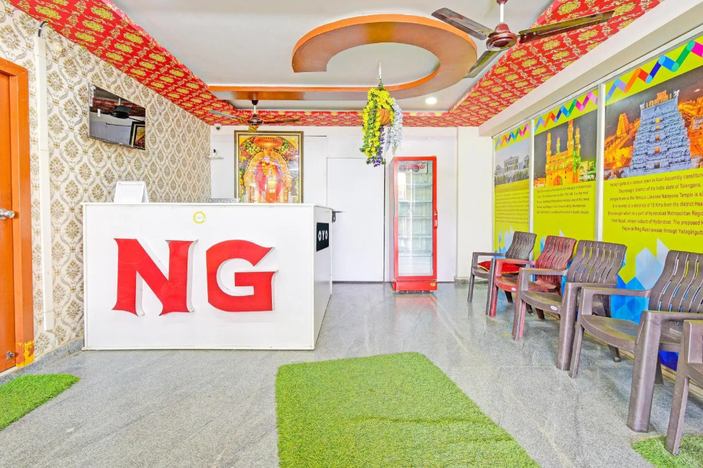 OYO 92953 Sri Navya Grand
