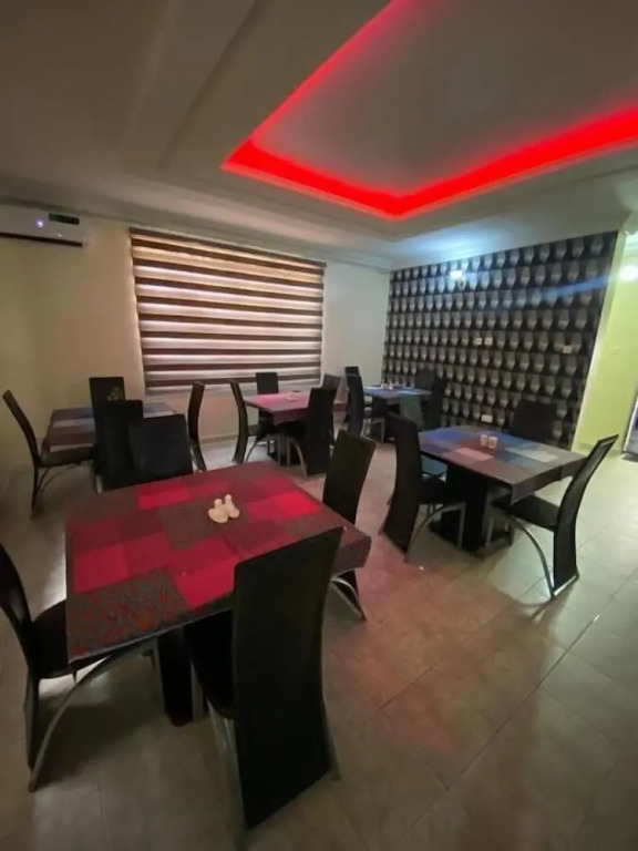 Brain B Hotel and Suites