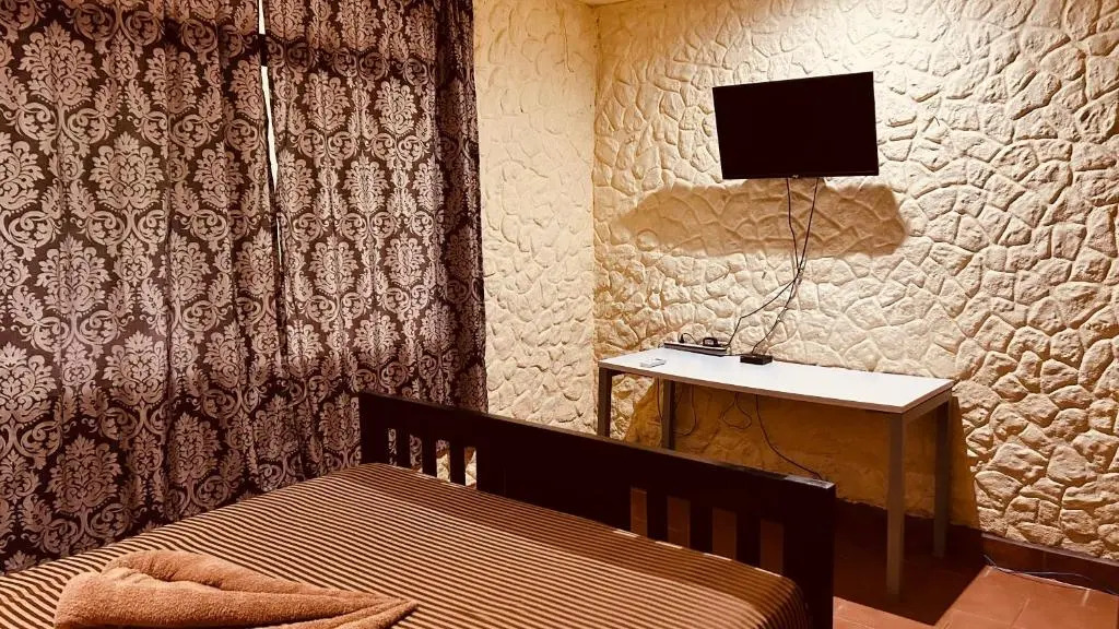 Casa Encantada offers you Two-Bedroom House, 1 Tiny Apartment & 3 Double Rooms