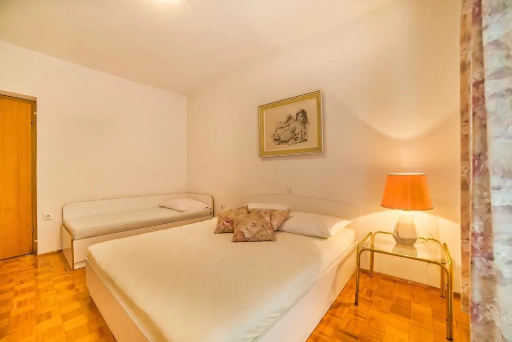 Apartment Lidija / Three Bedrooms A1