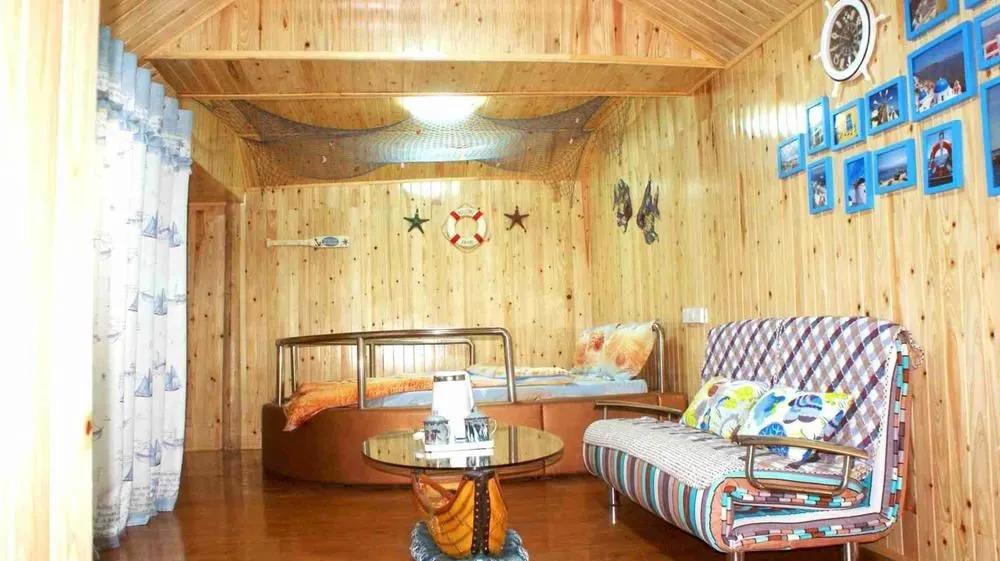 Happy Utopia B&B (Fenghuang Ancient City Nanhua Branch)