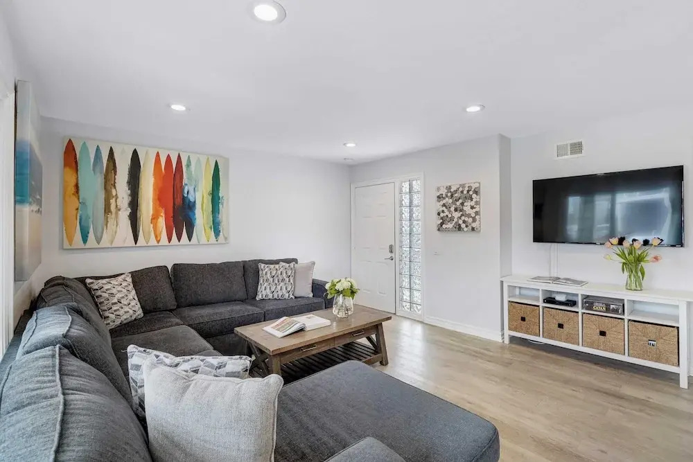Sandy and Shelly by Avantstay Sleeps 18 Near Beach, Shops & Eateries Ocean Views + Patio