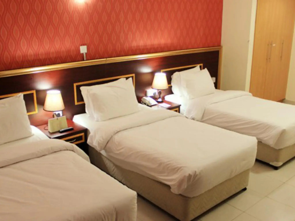 Montreal Naif Hotel