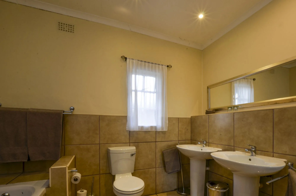 White House Lodge