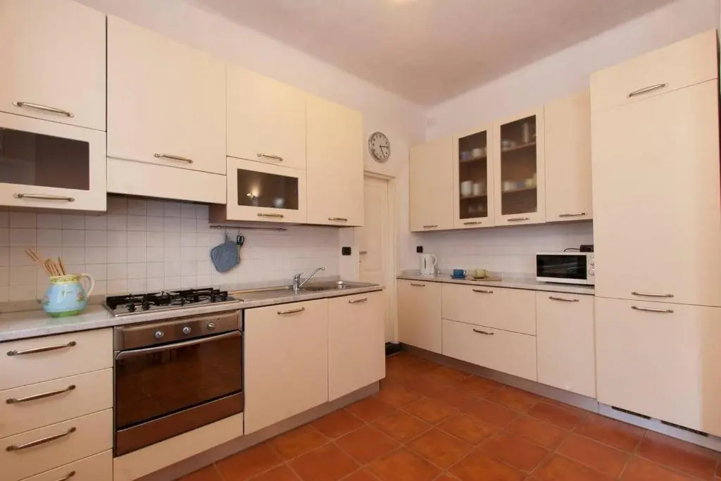 ALTIDO Warm Flat for 4, Located in Quiet Area