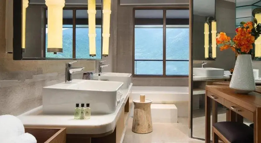 Отель La Fountain Hotel & Resort Sanya