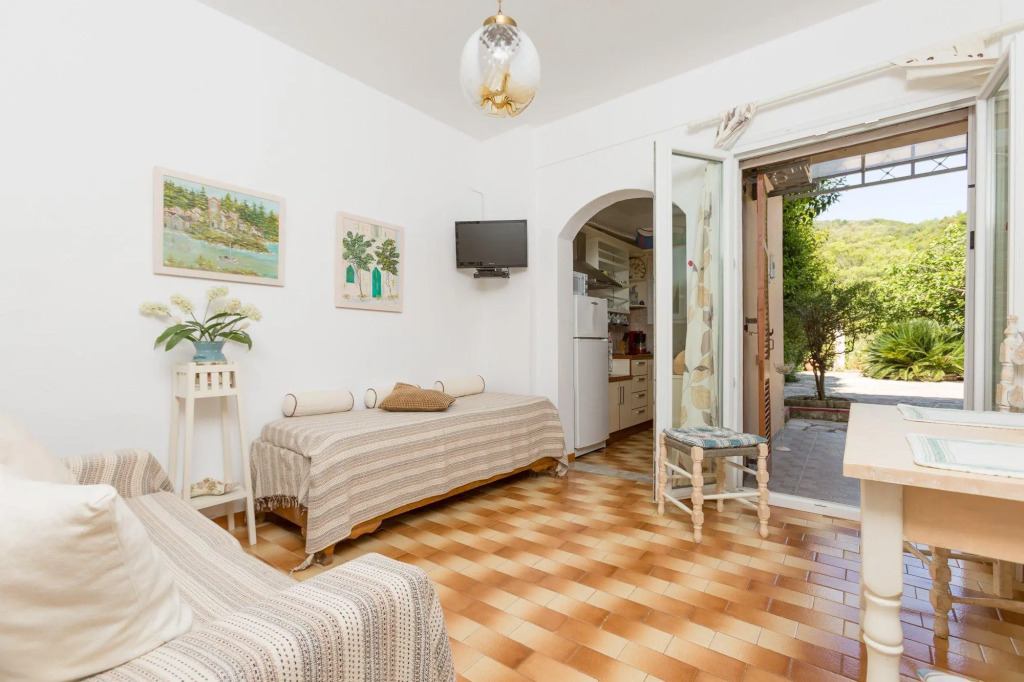 Effie Apartment in