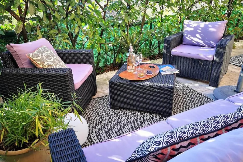 Charmant 2 Pieces + Terrasse Entoure de Verdure (Adults Only)