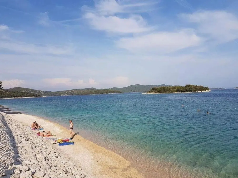 Mar - 10 m From sea - A1