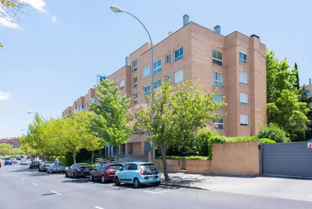 Los Robles Stylish & Modern Apartmenst in Madrid