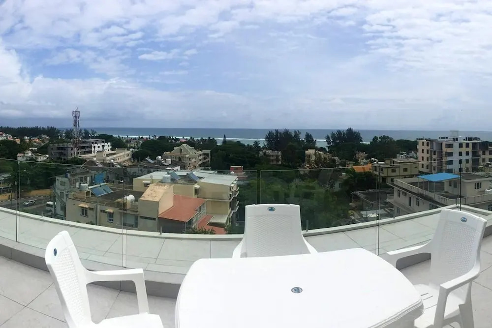 Apartment With 2 Bedrooms in Flic en Flac, With Wonderful sea View, Shared Pool, Enclosed Garden