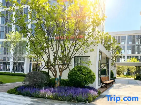 Guiyue Loft Movie Homestay (Wuhan Tianhe Airport Aviation Headquarters Subway Station)