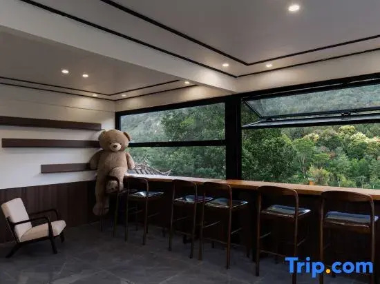 San San Ye·Warmglow Scenic Light Shadow | Designer Observation Store (Old Town of Lijiang)