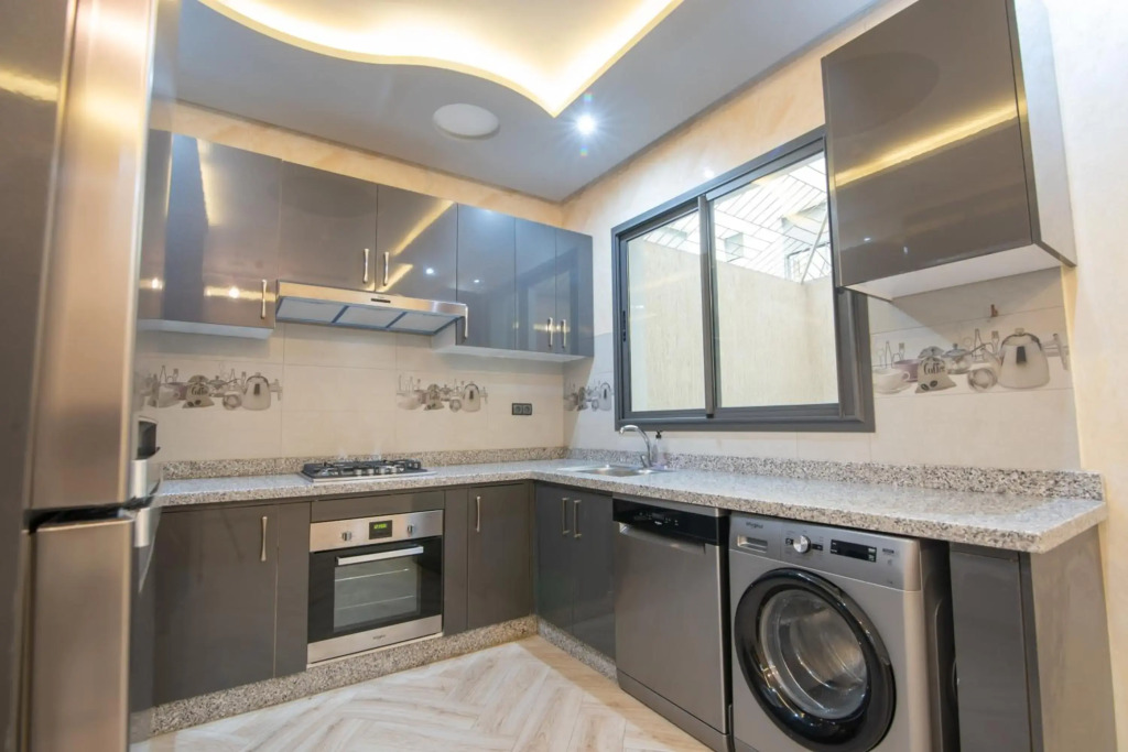 Adam's Apartments Private entry 6 min to Agadir Beach & Downtown ,Work Remotely Wi-Fi Fiber Optic 100MB, Free Parking Same Rules as Hotels