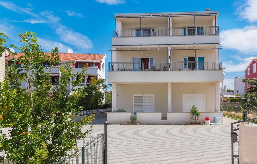 Stunning Apartment in Srima With Wifi and 2 Bedrooms