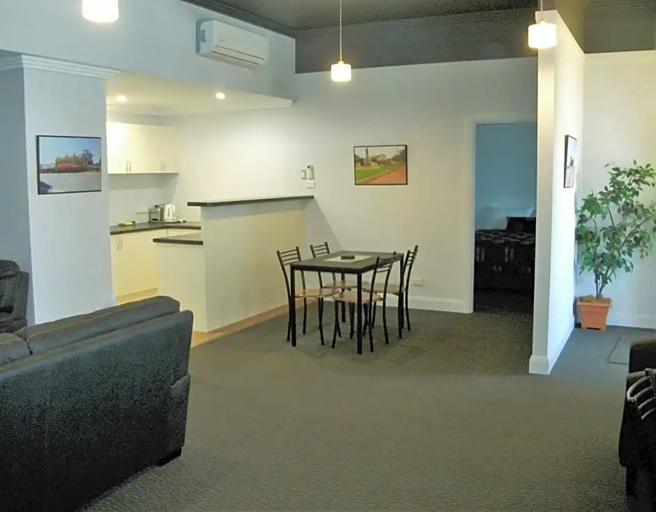 Daydream Motel and Apartments
