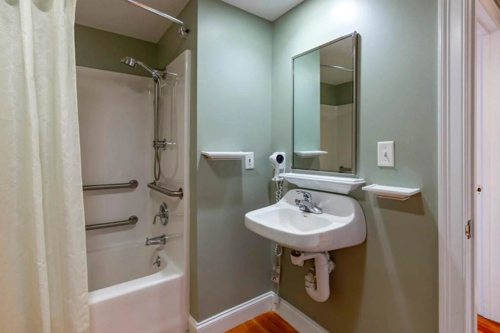 Essex Street Inn & Suites, an Ascend Collection Hotel