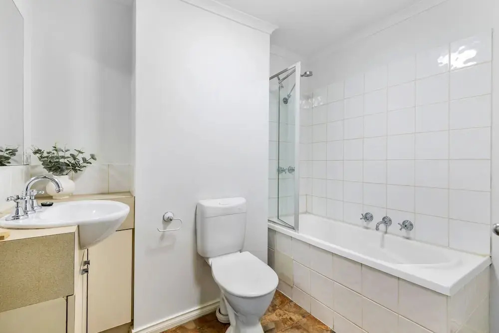 Chic 2-bed Apartment Near Albert Park