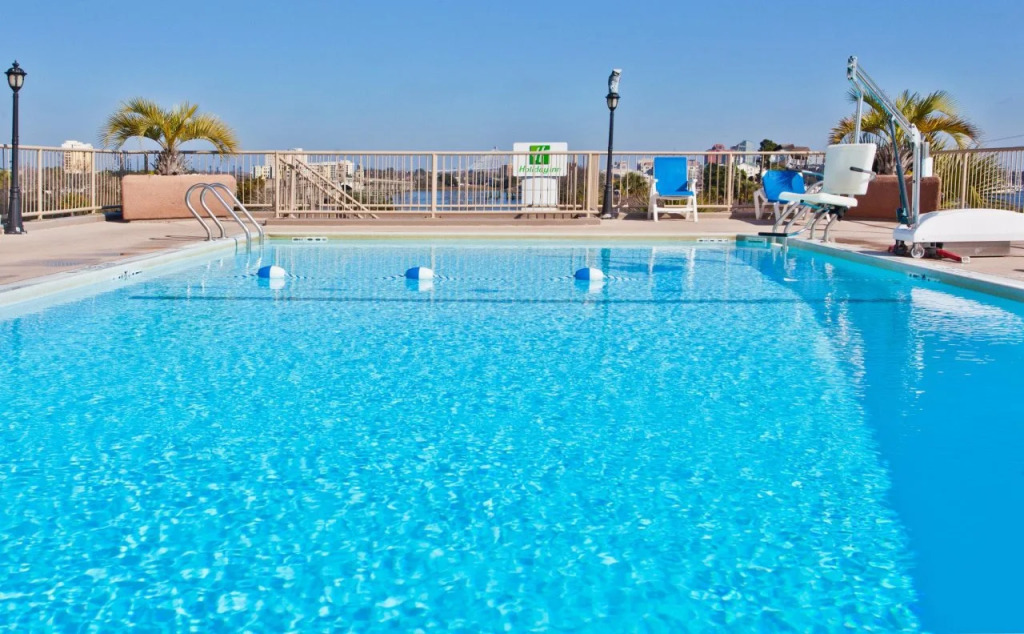 Holiday Inn Charleston-Riverview by IHG