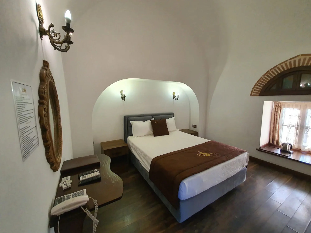 Cesme Kanuni Kervansaray Historical Hotel