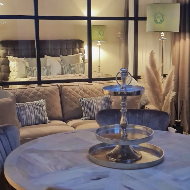 Elegance Room