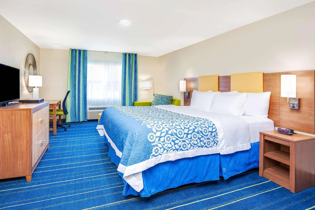 Arya Inn & Suites