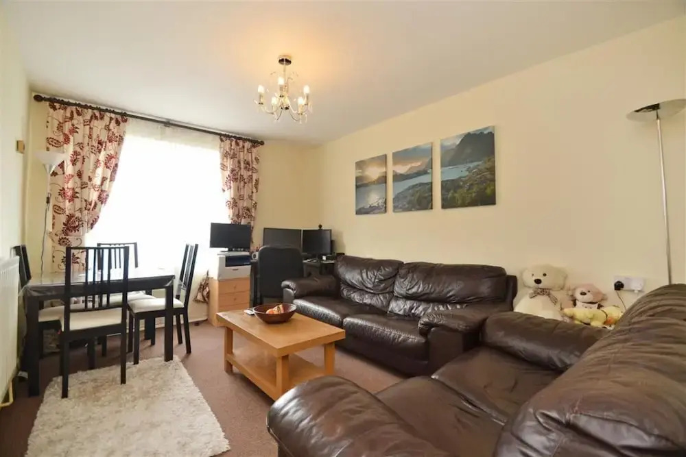 1 Bed-sleeps 4-free Parking-15 Min to Putney