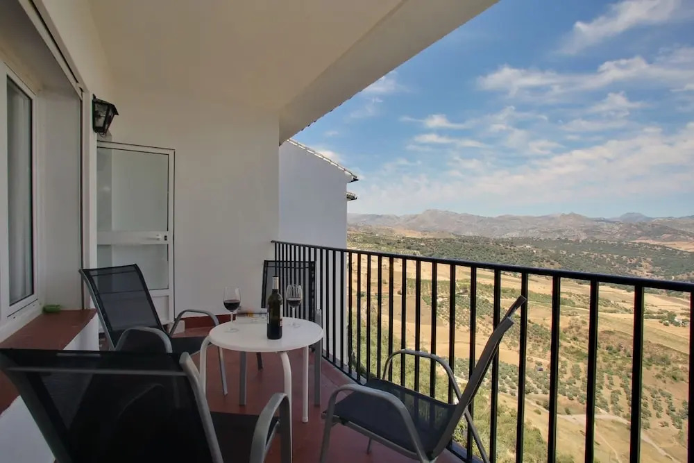 Awesome views & location in town