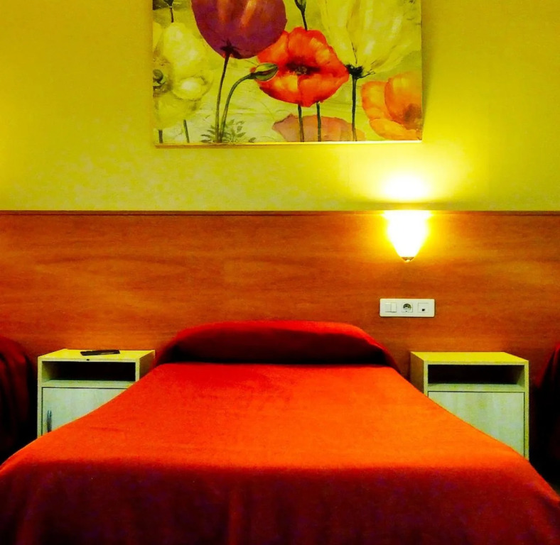 Hostal Drassanes