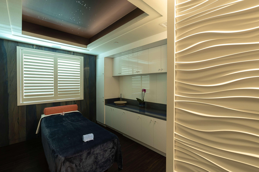 ESPACIO THE JEWEL OF WAIKIKI