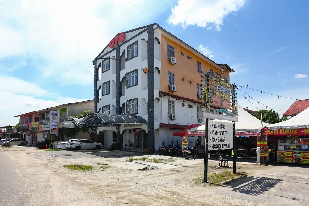 OYO 89931 Aqamar Raxxiz Inn 1